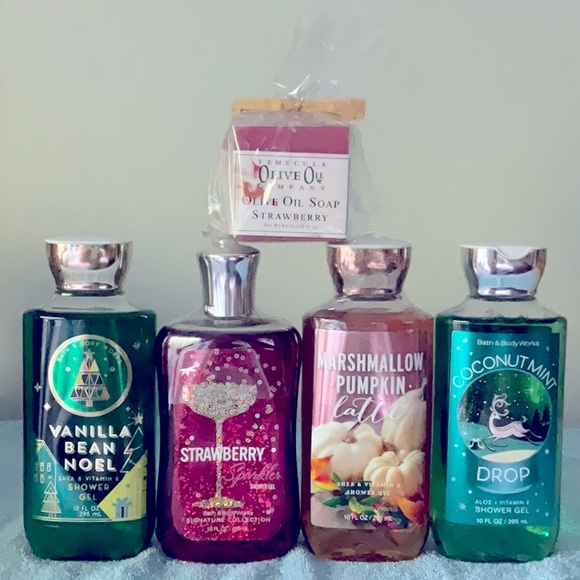 🛀 🍓 BATH & BODY WORKS SHOWER GEL AND SOAP 🛀🍓NWOT 🍓 - Picture 1 of 15